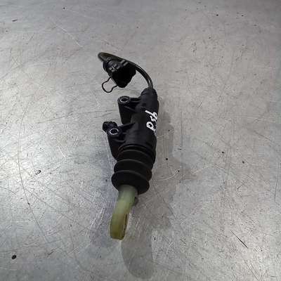 BMW Clutch Cylinder 13570610-05 &ndash; See compatible vehicles Shipping: Item does not ship to youLocated in: Lampeter, United Kingdom Delivery: Varies Returns: Seller does not accept returns. See details- for more information about returns Payments: Diners Club Condition: Used Brand: BMW Type: Clutch Slave Cylinder Manufacturer Part Number: 13570610-05, 13570610 Transmission Type: Manual Country of Origin: Germany thumbnail 3