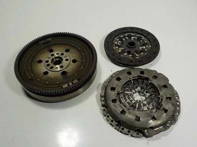 BMW Clutch Kit 21207567842 &ndash; Does not ship to Lebanon. See detailsfor shippingLocated in: Valencia, Spain Delivery: Varies Returns: 30 days returns. Buyer pays for return shipping. If you use an eBay shipping label, it will be deducted from your refund amount. See details- for more information about returns Payments: Diners Club Condition: Used Seller Notes: “17221396 7560876HU MLV17221396 21207560876 21207567842” Brand: BMW Compatible Vehicle Make: BMW Compatible Vehicle Model: SERIE 3 CABRIO (E93) Version: 320i Manufacturer Part Number: 21207567842 Category: CAMBIO/EMBRAGUE Position in vehicle: ZONA MOTOR OE/OEM Part Number: 21207567842 Other part number: 7560876HU &ndash; Fits BMW SERIE 3 CABRIO E93 320I thumbnail 2