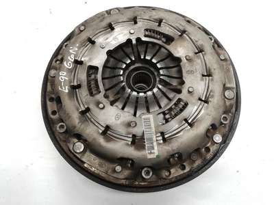 BMW Clutch Kit 7563287 &ndash; Item does not ship to youLocated in: Kaunas, Lithuania Delivery: Varies Returns: 30 days returns. Buyer pays for return shipping. If you use an eBay shipping label, it will be deducted from your refund amount. See details- for more information about returns Payments: Diners Club Condition: Used Brand: BMW Manufacturer Part Number: 7563287 EAN: Does not apply Country of Origin: Germany
