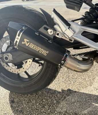 Akrapovic terminal exhaust for f900xr f900r db killer chicane
